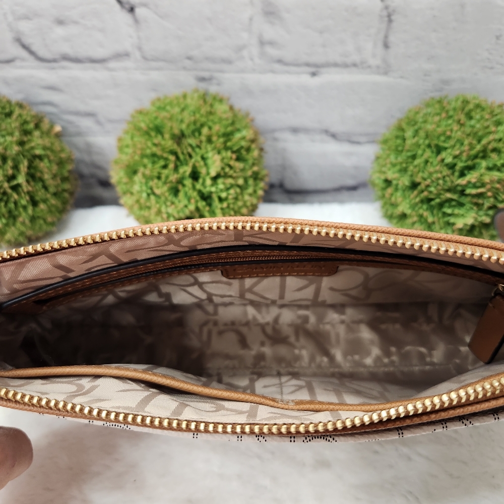 Calvin Klein Crossbody Purse - Picture 4 of 4